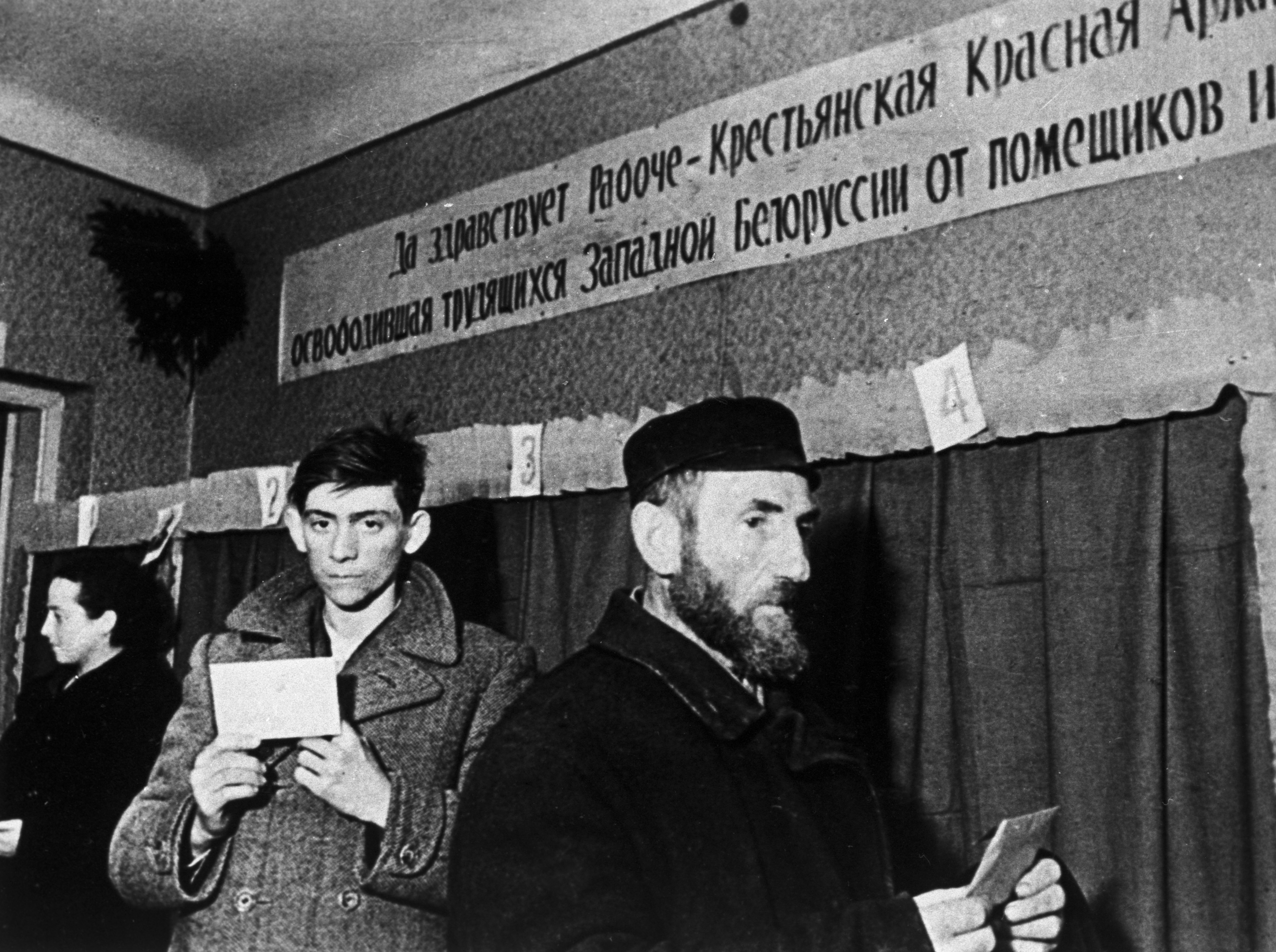 Jews and Their Neighbours: Life on the Soviet Borderland in a Time of Change, 1939–1941