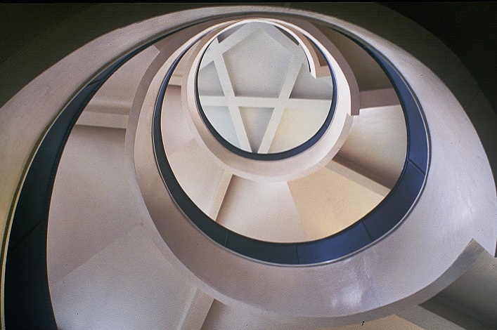 Avant-garde architecture in the photographer's lens