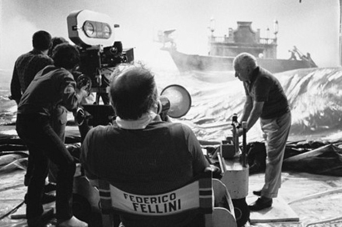 Просмотр и обсуждение фильма «И корабль плывет» Федерико Феллини